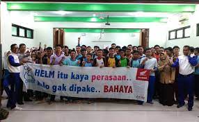 Smk negeri (smkn), smk swasta (smks), madrasah aliyah kejuruan (mak) dan smk islam. Wahana Berbagi Ilmu Safety Riding Di 2 Smk Jakarta Pusat Autos Id