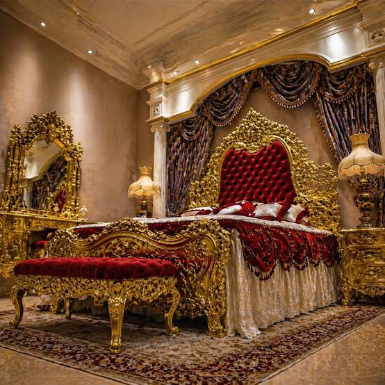 طلایی و قرمز