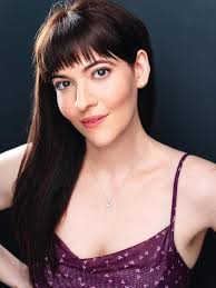 Hannah Beck's Instagram, Twitter & Facebook