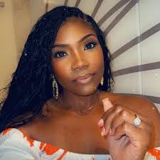 Alesha Lee's Instagram, Twitter & Facebook