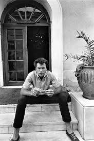 Clint Eastwood Eating Some Chicken In Durango Mexico While Taking A Break From Filming Two Mules For Sister Sara 1969 Clint Eastwood Clint Photo