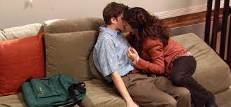 The first season was released on dvd in region 1 on october 19, 2004, in region 2 on march 21, 2005 and in region 4 on february 23, 2005. Symparanekromenoi The Complete Arrested Development