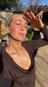 Heather Herb's Instagram, Twitter & Facebook