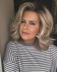 Angie Cahoon's Instagram, Twitter & Facebook