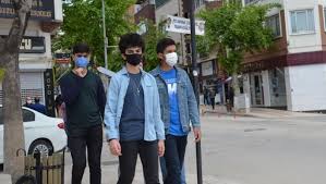 Cuma günü 21.00'de başlayan sokağa çıkma yasağı, pazartesi günü saat 05.00'e kadar bu hafta sonu da devam edecek. 20 Yas Alti Sokaga Cikma Yasagi Kacta Basliyor Kacta Bitiyor 20 Yas Sokaga Cikma Yasagi Detaylari Gundem Haberleri