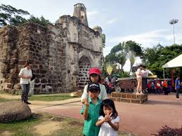 The famous in portuguese) is a former portuguese fortress built in malacca, malaysia, in 1512. Kota A Famosa Melaka Nina Mirza