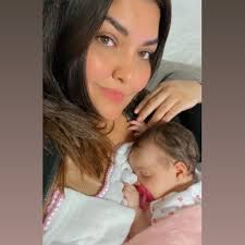 Thais Lima (@_TahLim4)