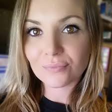 Youniquebymandilewis