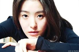 The many sides of Younee