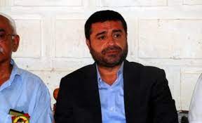 Demirtaş'a 4 yıl 8 ay hapis cezası verildi. Selahattin Demirtas A 1 Yil 3 Ay Hapis