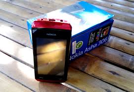Nokia Asha 306 Hardware, Smallish and ...
