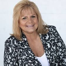 Jennifer Strandberg's Instagram, Twitter & Facebook