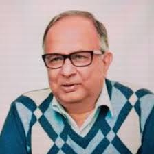 Dixit, Kunda was born in Nepal. Education: Graduate, Columbia University.  Career: Asia-Pacific director Inter Press Service, 1990—1996. Director  Panos Institute S. Asia, 1997—2000. Editor, public Nepali Times, Lalitpur,  since 2001. Co-public Himal