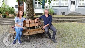 The additions of joe leste' (vocals), kyle stevens (guitars), and tigg ketler (drums) completed the original lineup. Neues Aus Der Oberstadt Sprich Tango Mit Mir