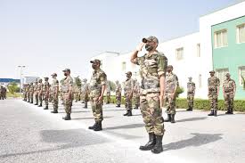 تنطق رتب القوات المسلحة باللغة الفرنسية وليس باللغة العربية كما هو الحال في معظم الدول العربية والرتب العليا في القوات البحرية الملكية المغربية هي كالآتي : Ø§Ø¹ØªÙ…Ø§Ø¯ Ø²ÙŠ Ù‚ØªØ§Ù„ÙŠ Ø¬Ø¯ÙŠØ¯ Ù„Ø¹Ù†Ø§ØµØ± Ø§Ù„Ù‚ÙˆØ§Øª Ø§Ù„Ù…Ø³Ù„Ø­Ø© Ø§Ù„Ù…Ù„ÙƒÙŠØ© Ø§Ø¨ØªØ¯Ø§Ø¡ Ù…Ù† 15 ÙŠÙˆÙ„ÙŠÙˆØ² Ø§Ù„Ø¹Ù…Ù‚ Ø§Ù„Ù…ØºØ±Ø¨ÙŠ