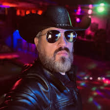 Matt Broadus's Instagram, Twitter & Facebook