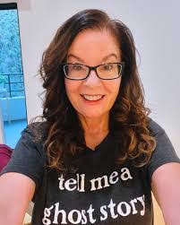 Jennifer Embree's Instagram, Twitter & Facebook