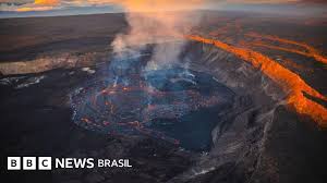 'Caí na cratera de um vulcão em erupção e sobrevivi a uma noite com bolhas de lava sob os pés'