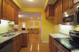 Yellow Walls And Brown Cabinets Kitchen Color Yellow Kitchen Decor Yellow Walls Brown Cabinets