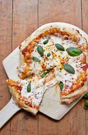 Cast Iron Skillet Pizza In 2020 Pan Pizza Cast Iron Recipes Pizza Recipes