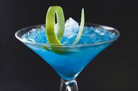 Recette De Cocktail Blue Lagoon Facile Et Rapide Recette Cocktail Bleu Recette Cocktail Curacao Bleu