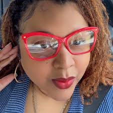 Honestly, I needed flexibility. I moved to Atlanta after undergrad and was  working full-time, but I wanted more. WGU gave me the chance to pursue my  Master's in Management and Leadership from