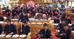 Meskipun banyak alat musik yang bernama gamelan, gamelan bali memiliki perbedaan. Gamelan Is One Of Traditional Music Traditional Music Music Culture