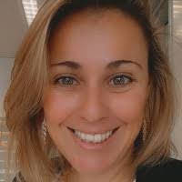 Leslie Anton's Instagram, Twitter & Facebook