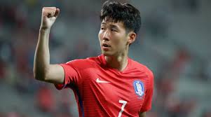 Évoluant au poste d' attaquant , il joue actuellement avec l'équipe londonienne de tottenham hotspur en. Asian Games News Korean Hiddink Stands Between Son Heung Min And Military Service Exemption Sport360 News
