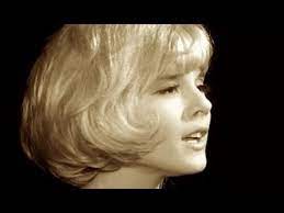 Extrait du film de michel boisrond, cherchez l'idole, film réalisé en 1963. Sylvie Vartan La Plus Belle Pour Aller Danser Film 1964 En Fr Lyrics Youtube
