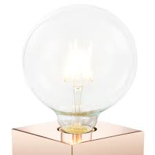 Julot est bien plus qu'une simple lampe de table. Lampe De Table Couleur Cuivre Au Design Cube