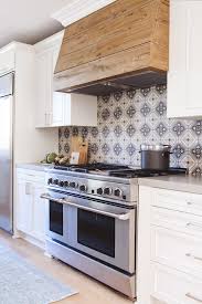 What Is Spanish Modern Savvy Interiors In 2020 Spanish Style Kitchen Spanish Style Homes Tuscan Kitchen