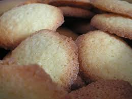 Croustillants A La Noix De Coco C Secrets Gourmands Noix De Coco Recette Biscuit Noix De Coco Rapee