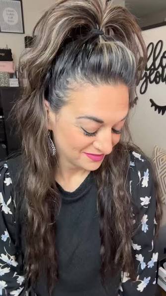 Day 3 waves and a half up with some volume! 🩷 #hair #hairhack #hairstyle #hairtutorial #easyhairstyles @langehair