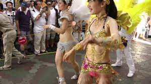 サンバのパレード SAMBA CARNIVAL (サンバカーニバル) - YouTube