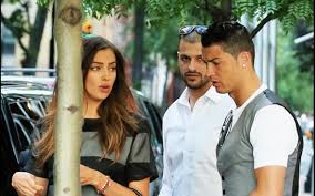 Elma aveiro, sister of cristiano ronaldo spoke recently the break between his brother and the fashion model irina shayk in the newspaper correio. Elma Aveiro Sobre Irina Shayk Ela E Como Uma Morte Nova Gente