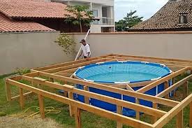 Dieser Pool Wurde Aus Alten Paletten Gebaut Garten Pool Selber Bauen Pool Im Garten Pool