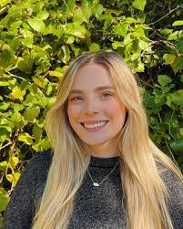 Jillian Farley's Instagram, Twitter & Facebook