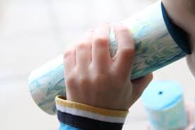 Zuerst schneiden wir ein stück karton zurecht. Zwergenzeit Kaleidoskop Basteln Elf19 De