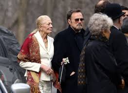 Celebrity friends included uma thurman, ralph fiennes, lauren bacall. Natasha Richardson Confused Expression