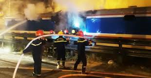 Đang chạy, tàu hỏa bất ngờ bốc cháy dữ dội khi qua địa phận Đà Nẵng