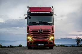 Poids Lourds Mercedes Actros Ou L Adieu Aux Retros