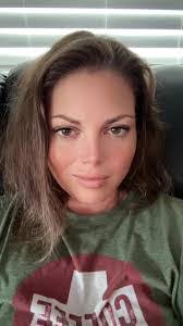 Heather Kellogg's Instagram, Twitter & Facebook