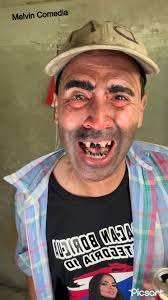 Melvin Comedia se tira de pecho en playa de VIEQUES