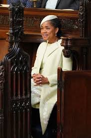 Let S Take A Moment To Honor This Beautiful Strong Woman Meghan Markle S Mother Doria Ragland Who Prinz Harry Hochzeit Konigliche Hochzeit Prinzessin Diana