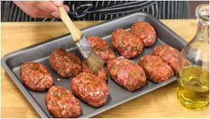 Zutaten 1 Knoblauchzehe 2 Stiele Petersilie 500 G Gemischtes Hackfleisch 1 Ei 1 Tl Edelsuss Paprika 1 Tl Getrock Cevapcici Selber Machen Rezepte Essensrezepte