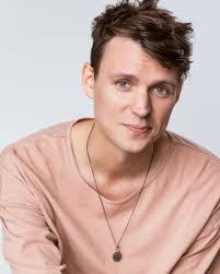 Aaron Dismuke's Instagram, Twitter & Facebook