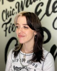 Rae Bartlett (@queerwithamullet) • Instagram photos and videos