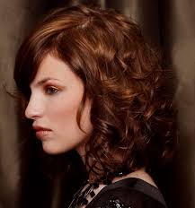 50 neuer frisuren bob haarschnitte besten ideen. Frisuren Naturlocken Pony Steckfrisuren