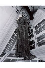 20 de março de 2021, às 06h38; Autumn Winter 2020 2021 Haute Couture Collection Defiles Haute Couture Women S Fashion Dior In 2021 Couture Collection Christian Dior Couture Dior Couture